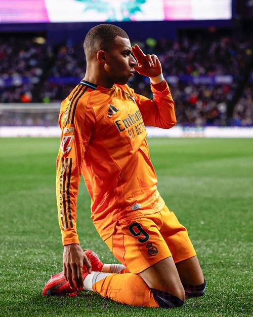 西甲-皇马3-0巴拉多利德 姆巴佩戴帽各赛事5场8球